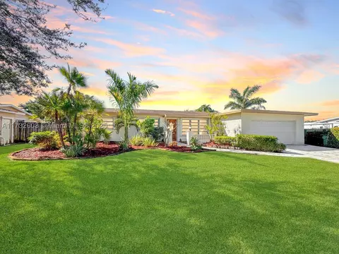 10930 NW 18th Pl, Pembroke Pines, FL 33026