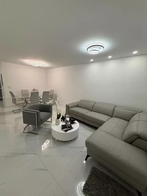 8851 NW 119th St #3111-3, Hialeah Gardens, FL 33018