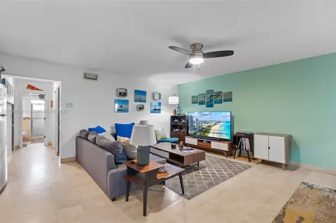 525 Meridian Ave #102, Miami Beach, FL 33139