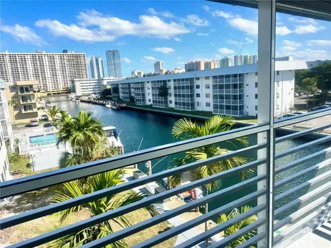 3750 NE 170 St #E-406, North Miami Beach, FL 33160