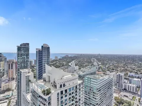 1000 Brickell Plz #PH5204, Miami, FL 33131