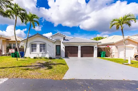 8196 SW 163rd Ct, Miami, FL 33193
