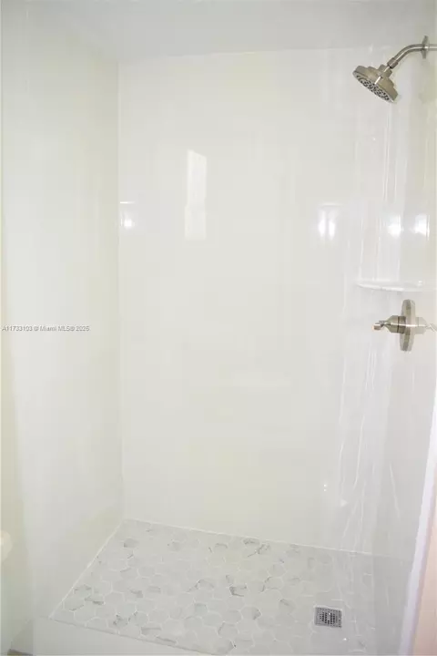9360 Sunrise Lakes Blvd #112, Sunrise, FL 33322