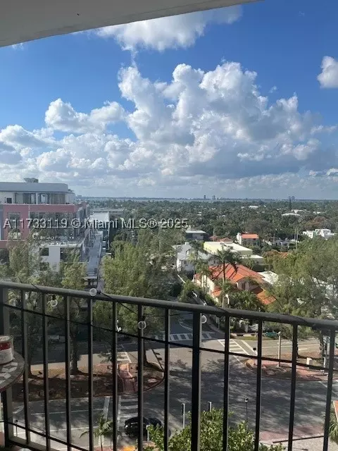 4101 Pine Tree Dr #931, Miami Beach, FL 33140