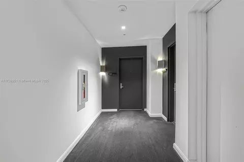 325 S Biscayne Blvd #1726, Miami, FL 33131 photo 3