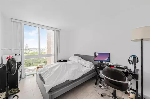 325 S Biscayne Blvd #1726, Miami, FL 33131 photo 20