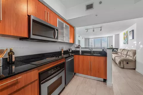 325 S Biscayne Blvd #1726, Miami, FL 33131 photo 11