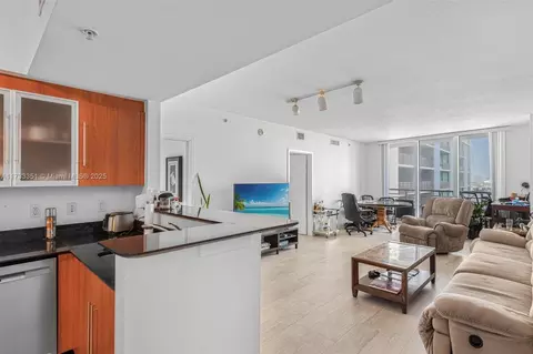 325 S Biscayne Blvd #1726, Miami, FL 33131 photo 6