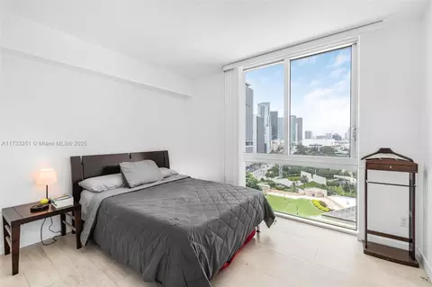 325 S Biscayne Blvd #1726, Miami, FL 33131 photo 19