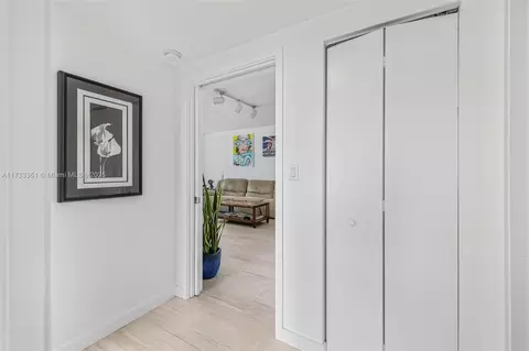 325 S Biscayne Blvd #1726, Miami, FL 33131 photo 13