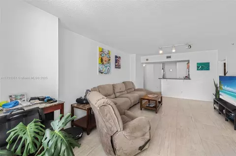 325 S Biscayne Blvd #1726, Miami, FL 33131 photo 7
