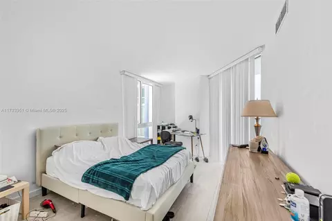 325 S Biscayne Blvd #1726, Miami, FL 33131 photo 15