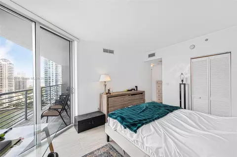 325 S Biscayne Blvd #1726, Miami, FL 33131 photo 16