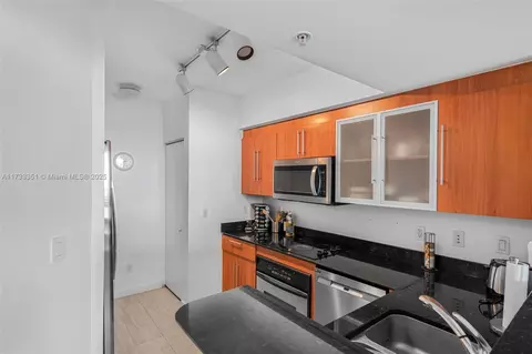 325 S Biscayne Blvd #1726, Miami, FL 33131 photo 10