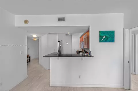 325 S Biscayne Blvd #1726, Miami, FL 33131 photo 8