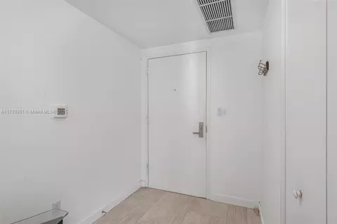 325 S Biscayne Blvd #1726, Miami, FL 33131 photo 32