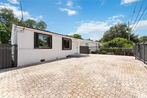 7665 NW 3rd Ave, Miami, FL 33150