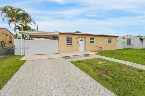 838 NW 1 St, Florida City, FL 33034