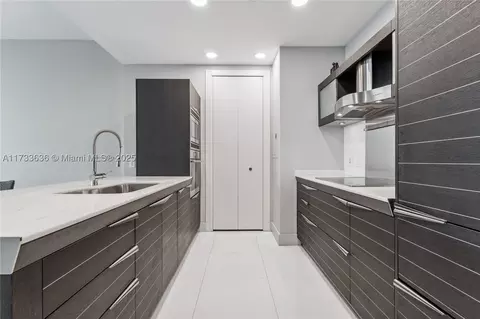 Kitchen - 200 Biscayne Boulevard Way #4912, Miami, FL 33131 photo 1 of 1