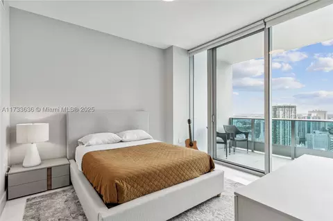Bedroom - 200 Biscayne Boulevard Way #4912, Miami, FL 33131 photo 2 of 4
