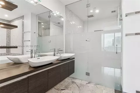 Bath - 200 Biscayne Boulevard Way #4912, Miami, FL 33131 photo 3 of 4