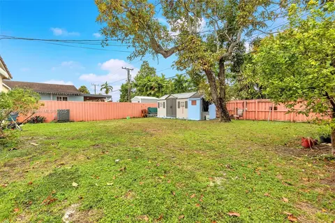 Exterior - 101 W 17th St, Hialeah, FL 33010 photo 2 of 3