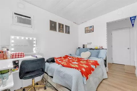 Bedroom - 101 W 17th St, Hialeah, FL 33010 photo 3 of 3