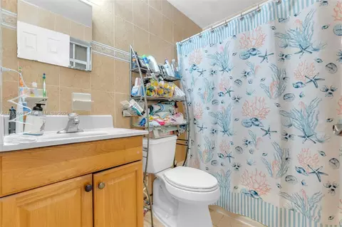Bath - 101 W 17th St, Hialeah, FL 33010 photo 3 of 4