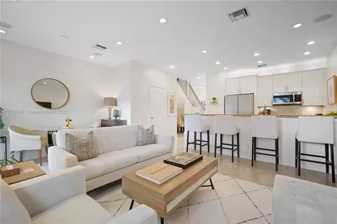 2307 Washington St #7, Hollywood, FL 33020