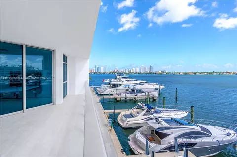 17301 Biscayne Blvd #207, North Miami Beach, FL 33160
