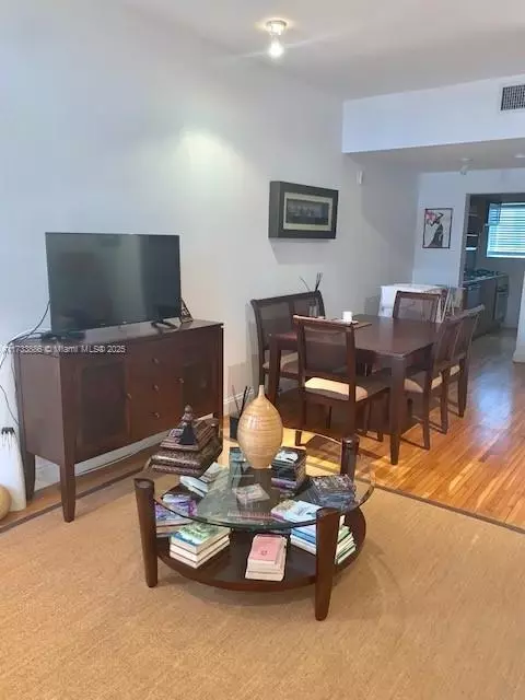 1330 Drexel Ave #205, Miami Beach, FL 33139