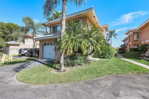 3299 NW 44th St #6, Oakland Park, FL 33309