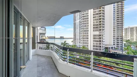 19195 NE 36th Ct #703, Aventura, FL 33180