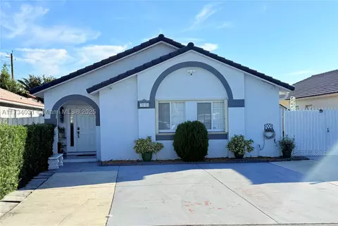 7618 NW 168th Ter, Hialeah, FL 33015