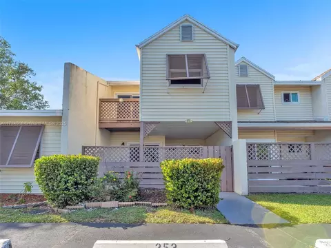 253 W Hemingway Cir #253, Margate, FL 33063