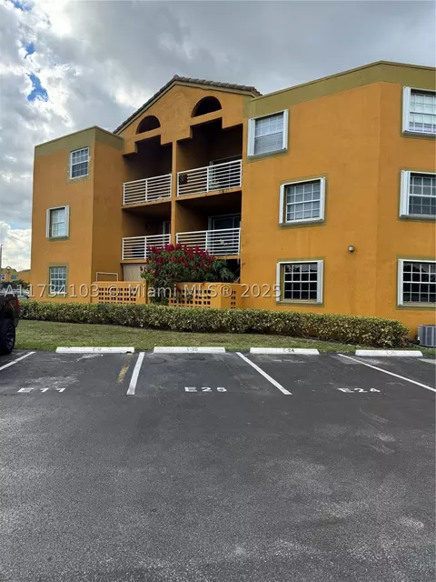 9715 Fontainebleau Blvd #E309, Miami, FL 33172