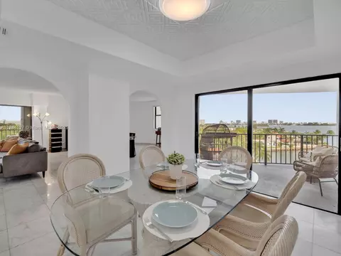 1800 NE 114th St #803, Miami, FL 33181