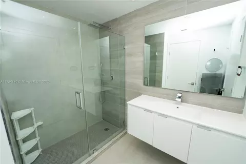 Bath - 801 Brickell Key Blvd #3104, Miami, FL 33131 photo 1 of 4
