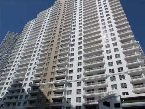 Exterior - 801 Brickell Key Blvd #3104, Miami, FL 33131 photo 2 of 4