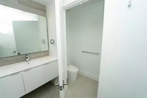 Bath - 801 Brickell Key Blvd #3104, Miami, FL 33131 photo 2 of 4