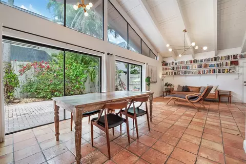 3154 Mary St #4, Coconut Grove, FL 33133