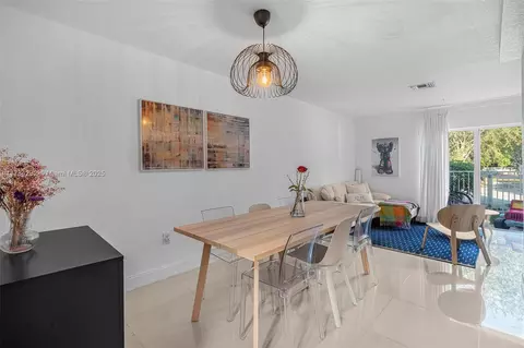 2196 NE 167th St #1-114, North Miami Beach, FL 33162