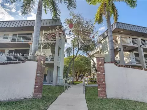 300 Layne Blvd #212, Hallandale Beach, FL 33009