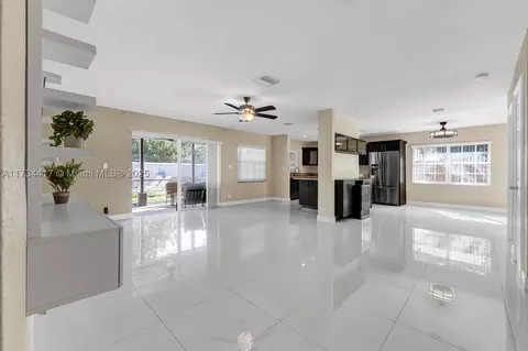 8240 NW 68th Ave, Tamarac, FL 33321