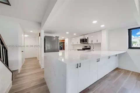 10120 NW 41st St #59-6, Doral, FL 33178