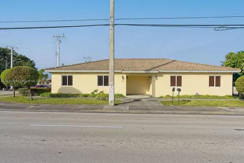 3740 SW 87th Ave, Miami, FL 33165