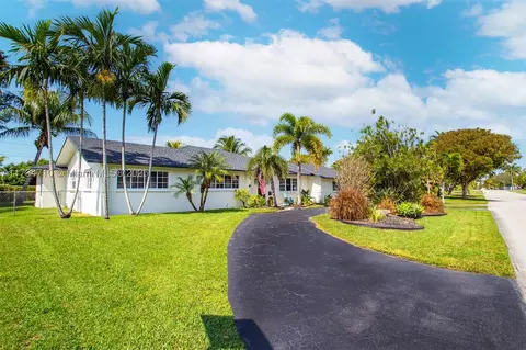 17550 SW 93 Ave, Miami, FL 33157