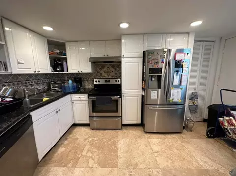 1680 NE 191st St #209-2, Miami, FL 33179