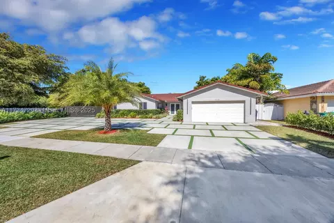 12121 SW 94th St, Miami, FL 33186