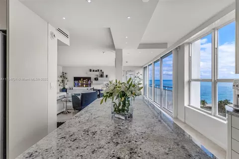607 Ocean Dr #10J, Key Biscayne, FL 33149 photo 8